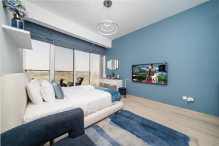 Spacious JVC Studio Luxury Escape - 5