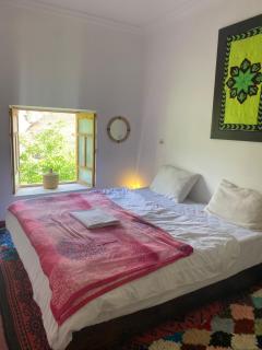 Auberge sremt - - 6