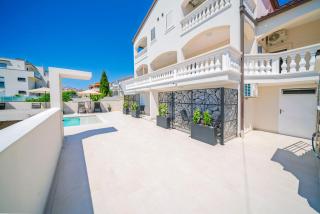 Villa Mia - Moderne Oase mit Meerblick und Pool - Vodice - 5