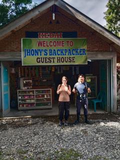 Jhony's Backpacker-Guest House only stay here book treking with us - Bukit Lawang - 8