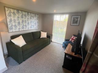Lavender Lodge - Pool and Hot Tub with sunset views over open fields - Wymondham - 7
