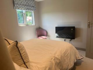 Lavender Lodge - Pool and Hot Tub with sunset views over open fields - Wymondham - 4