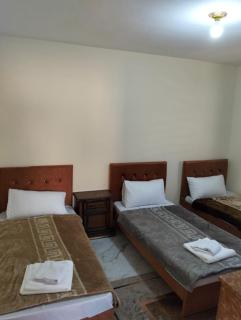 Hananhousepetra - - 7