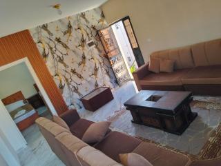 Hananhousepetra - - 3