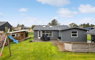 4 Bedroom Cozy Home In Hjørring - Hjørring - 9