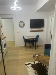 Amo Apartment - - 2