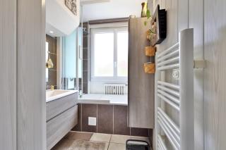 Logement chaleureux avec balcon - Bron - 7