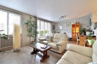 Logement chaleureux avec balcon - Bron - 6