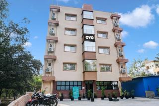 Hotel O Esta Inn - Pune - 9
