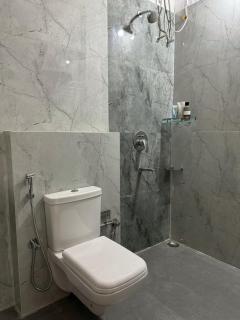 Cozy 2BHK Homestay in Udaipur City Center with Modern Amenities & WiFi - Udaipur - 1