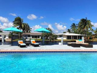 Waterfront Oasis with Pool, Sunset Views and Dock - Fort Lauderdale - 0