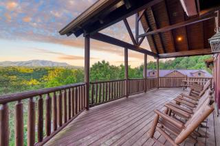 Smoky Vista Lodge by AvantStay Luxury Cabin w Elevator Theater Hot Tub Near Dollywood - Sevierville - 5