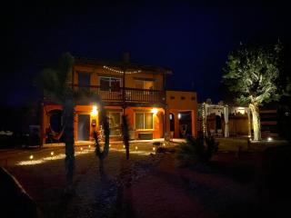 Oranch House, Studio & Wilderness - 5