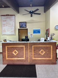 Executive Inn - 3