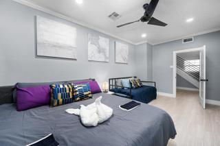 Galleria Saltwater POOL -Sleeps 20 - Houston - 6