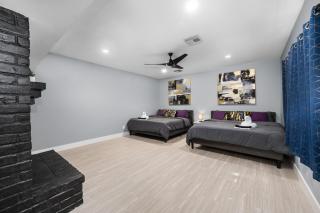 Galleria Saltwater POOL -Sleeps 20 - Houston - 5