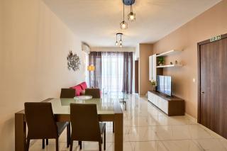 Modern Sea Side 2 Bedroom in the Heart of Qawra - St. Paul's Bay - 3