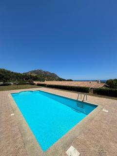 Casa Vacanze con Piscina e Vista Mare Esclusiva per Coppie e Famiglie, Relax e Tranquillità - Tertenia - 0