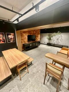 Apartamento moderno, todo reformado, no coração do Gonzaga - Santos - 2