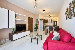 Modern Sea Side 2 Bedroom in the Heart of Qawra - St. Paul's Bay - 7