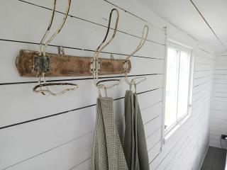 Gula Vagnen på en äng i lantlig miljö - 3