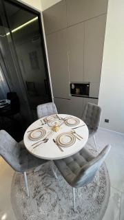 Apartment for single or couple - - 5