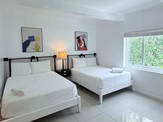 Renzzi Villas - Miami - 9