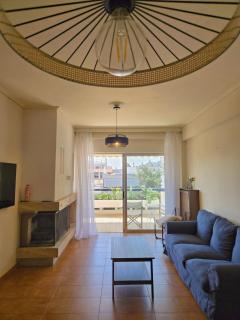 Spacious 3BR Apt with Large Balcony Near Metro & ACS - Athen - 0