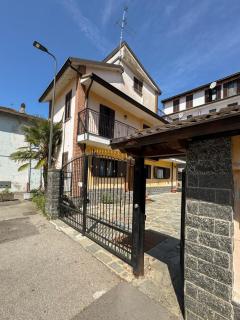 Parea Exclusive Apartment - Near Hospital And Airport - Mailand - 3
