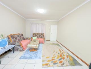 King Room, En-Suite, Near City Centre Windhoek - Windhoek - 1