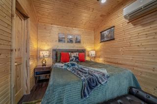 The Bear Necessities Cabin with Hot Tub on the Brow - Fort Payne - 7