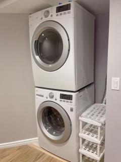3 Bedrooms 2 Baths & Parking Great Vancouver Private - Surrey - 9