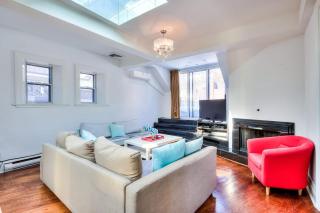 Iconic 3 Bedroom Condo Downtown - Montréal - 8