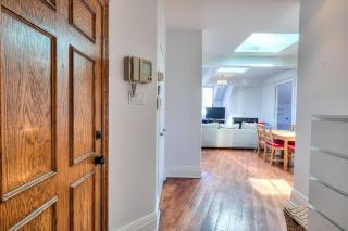 Iconic 3 Bedroom Condo Downtown - Montréal - 3