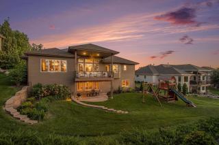 Luxury Stay with Golf Simulator and 3 King Bedrooms - - 9