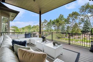 Luxury Stay with Golf Simulator and 3 King Bedrooms - - 7