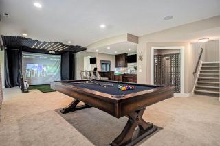 Luxury Stay with Golf Simulator and 3 King Bedrooms - - 6