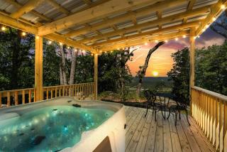 The Bear Necessities Cabin with Hot Tub on the Brow - Fort Payne - 1