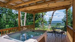 The Bear Necessities Cabin with Hot Tub on the Brow - Fort Payne - 0