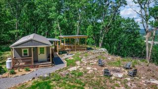 The Bear Necessities Cabin with Hot Tub on the Brow - Fort Payne - 8
