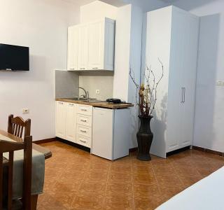 Modern Seaside Stay with Sunset Views & Private Balcony - Valona - 3