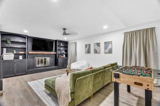 Family-Friendly 5BR•HotTub•Private Yard - 9