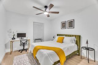 Family-Friendly 5BR•HotTub•Private Yard - 3