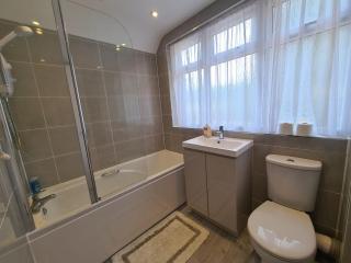 Meadow View - large commercial accommodation - Chilworth - 7