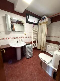 Central Tirana Apartment - Tirana - 6