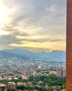Designed 3-Bedroom Apartment & Office with 800 Wi-Fi, New Samsung Appliances - Envigado - 3