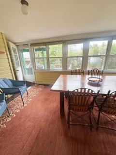 Authentic Cottage on Lake George - - 8