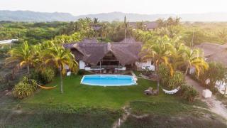 Villa Lumina - Beachfront Escape Private Pool, Spacious & Serene - Paso Hondo - 0