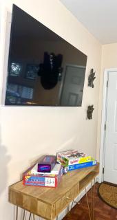 Sleep with a LION! 3 bedroom, near Downtown, Tremont, Ohio city!! - 3