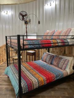 Hermann Grain Bins BNB Entire Complex sleeps 16 - Hermann - 6